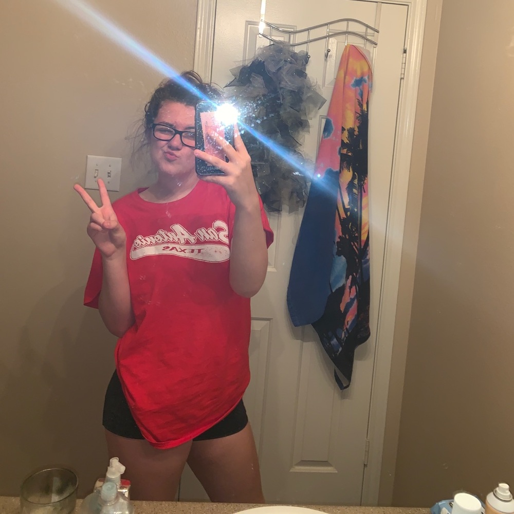 Meet your Posher, Elise